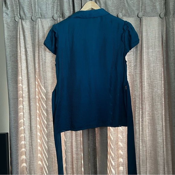 Banana Republic Teal Silk Polka Dot Tie Back Button-Up Blouse Size Medium - Picture 13 of 14